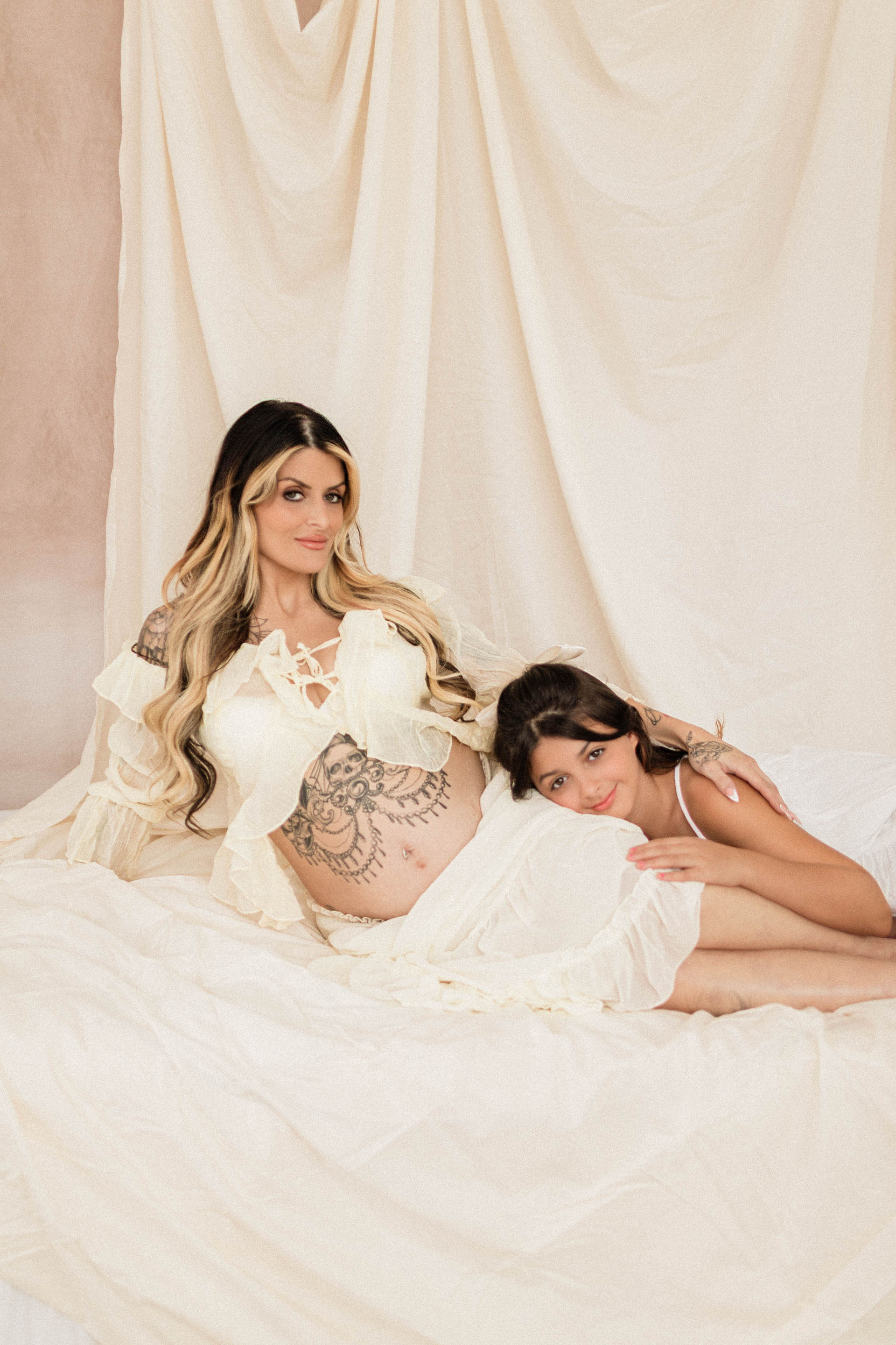 photoshoot of mom and daughter