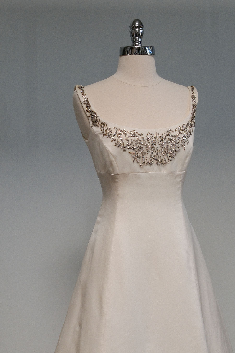 Thumbnail: Bodice detail image of vintage Vera Wang wedding dress in Atlanta bridal shop