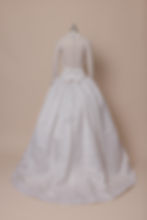 Thumbnail: Back view of mesh back and bows on 1996 Vera Wang Wedding dress