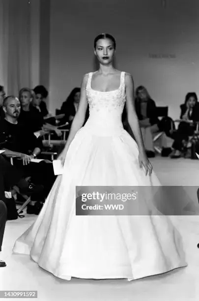 Thumbnail: Runway image of model at 1999 Vera Wang bridal show