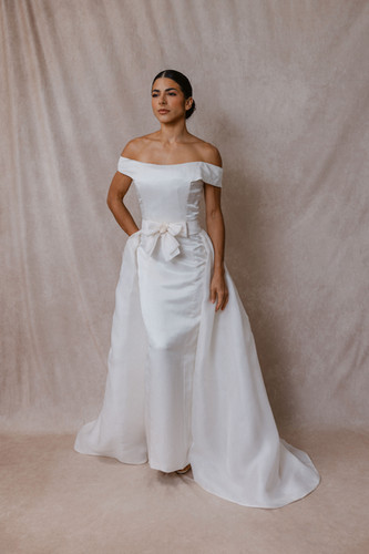 vera wang 90s off shoulder wedding dress with bow Rosa (1992) / size 0 Color:Azure Red Sparkly Deep V Style:Slit