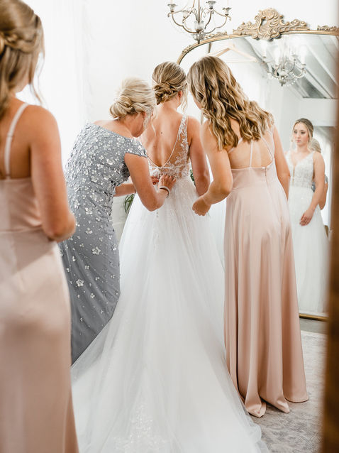 Allison & Sam's June Wedding at Bloom Lake Barn // Shafer, Minnesota