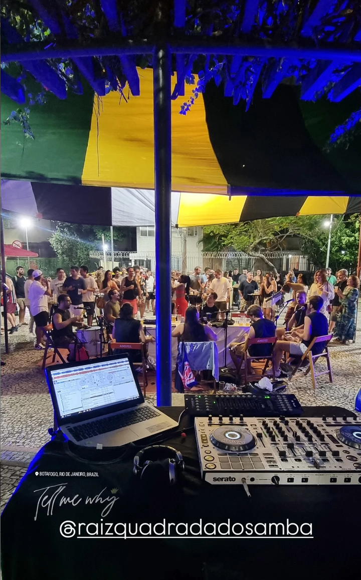 Roda de samba na praça mauro duarte em botafogo com raiz quadrada do samba!