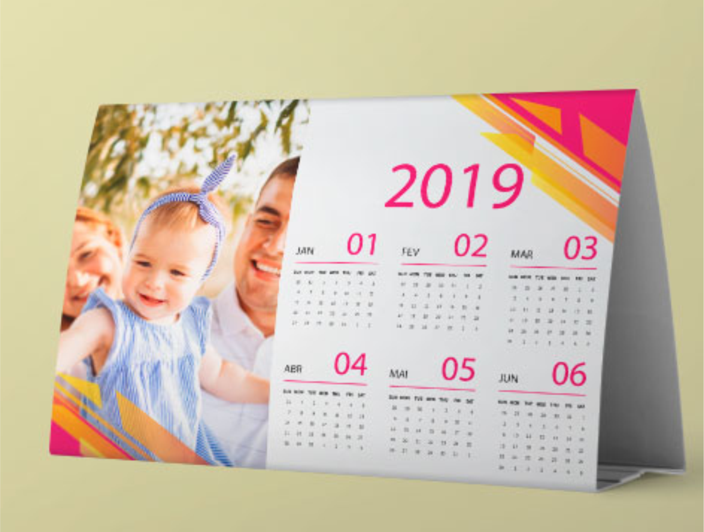 Calendário de Mesa 143x256mm 300g 1000un Verniz UV Corte Especial