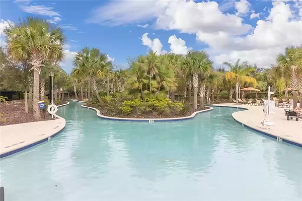 Commune pool 4.webp