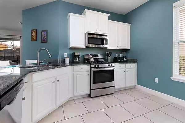 Kitchen 4.webp