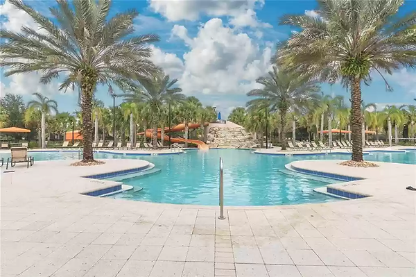 Commune pool.webp