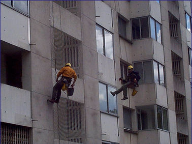 Pose filet anti-pigeons VTA Vitre Azur Techniques Alpines Depuis 1995, nous mettons en oeuvre les techniques alpines au profit de tous les travaux d'accès difficile