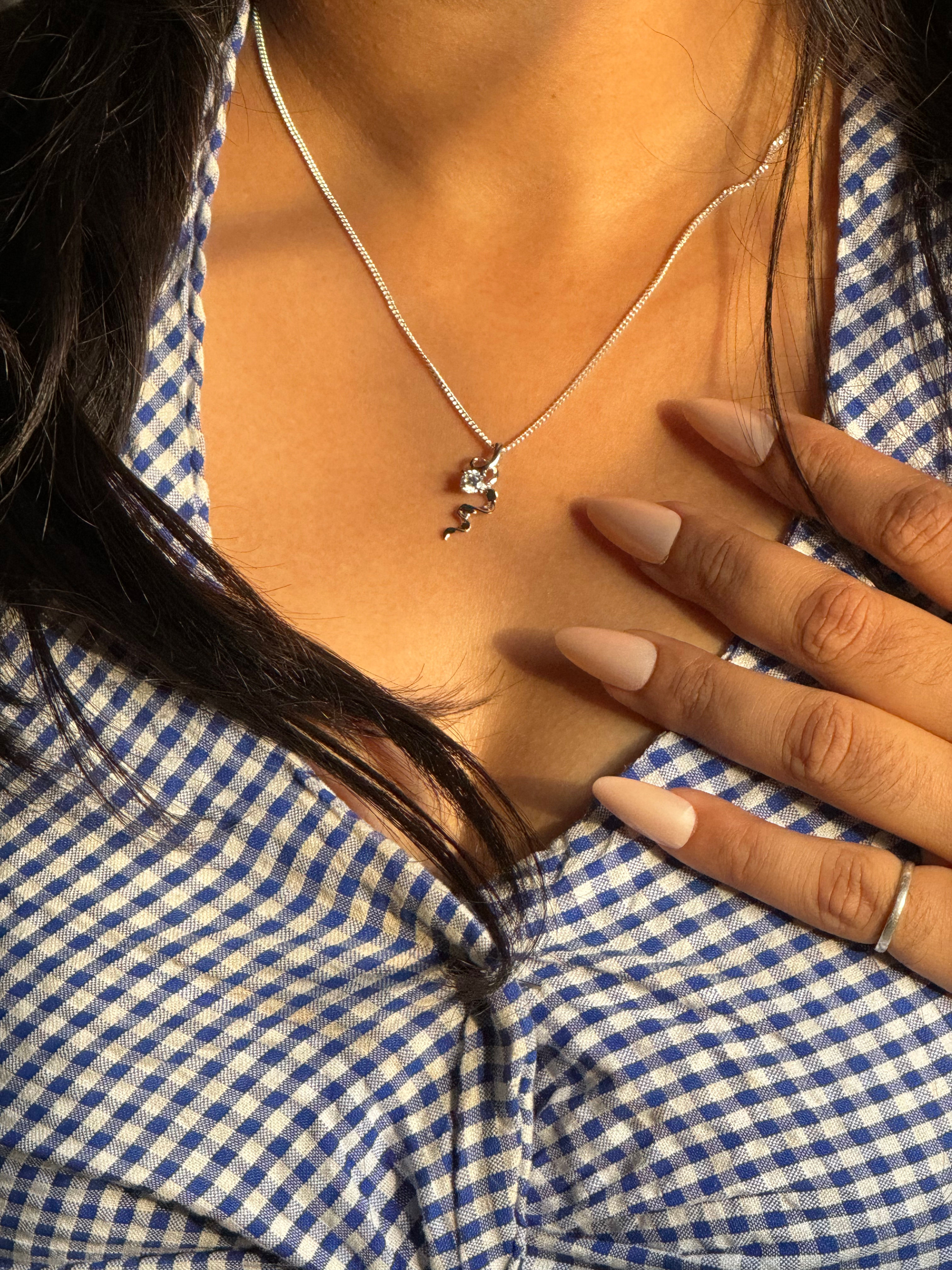 Dreamy pendant with chain