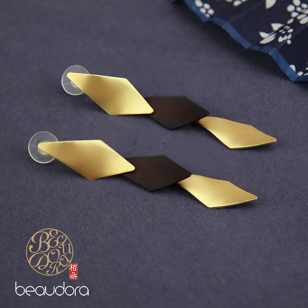 Thumbnail: Golden Black Curved Diamond Leaves Earrings