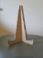 Support présentoir en bois motif contemporain pour cadre photo ou assiette.