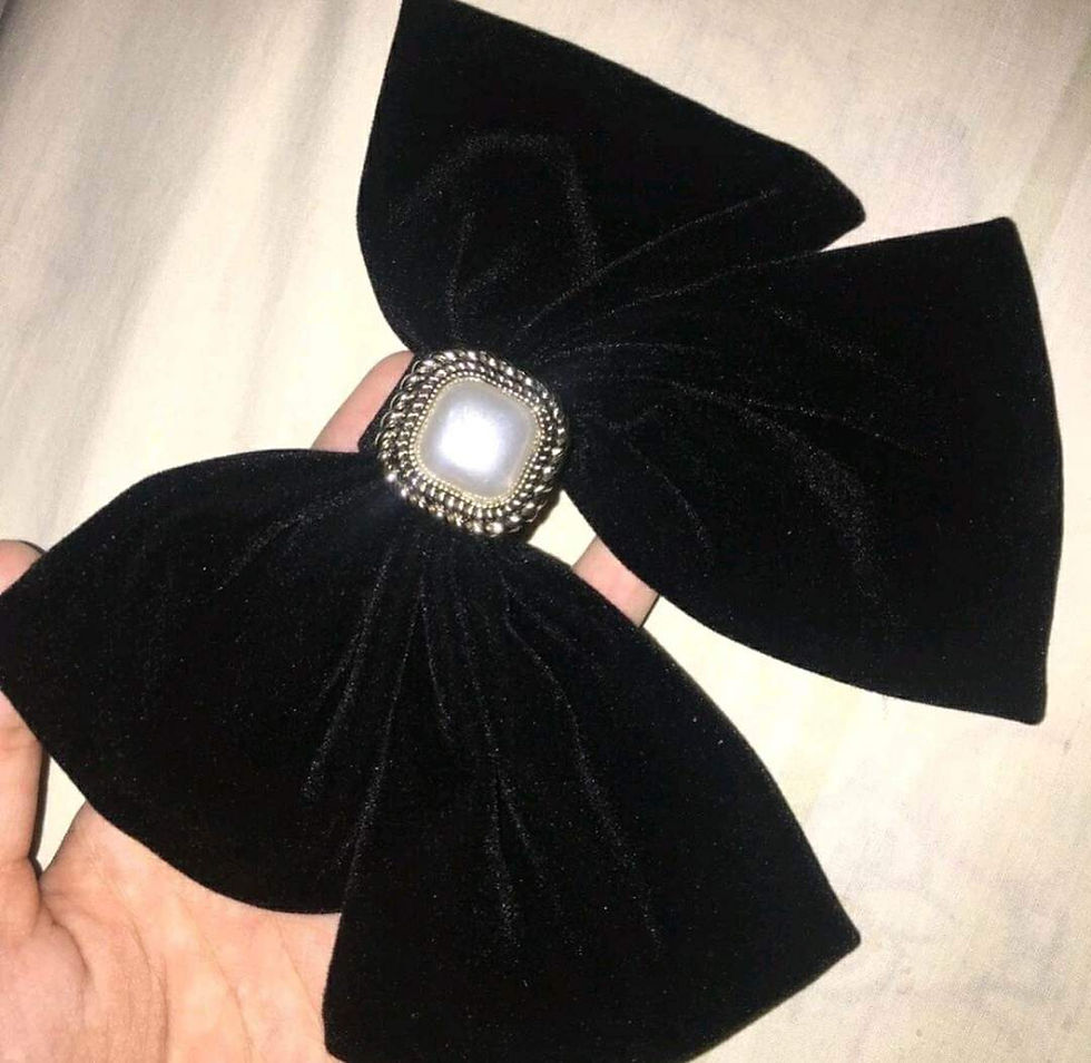 Thumbnail: Daphney Bridgerton - Bow Clip 