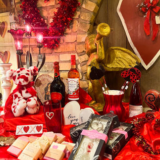 valentine's day decorations at the fuzzy pig in whitewater wisconsin