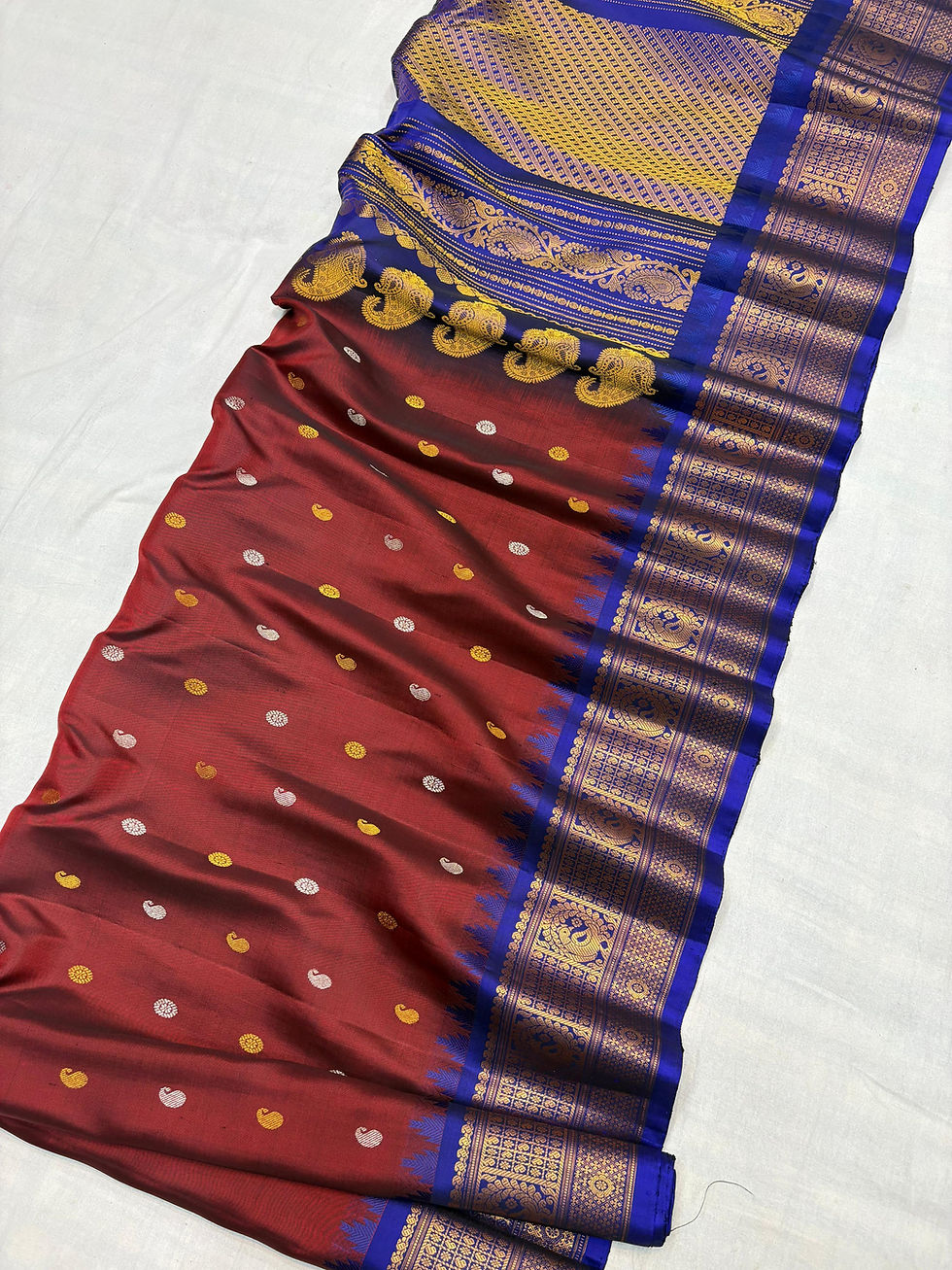 Gadwal Pattu Saree Royal Maroon Elegance