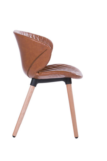 Cadeira marrom de design moderno para escritório