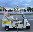 artesian fountains show tuk tuk stop