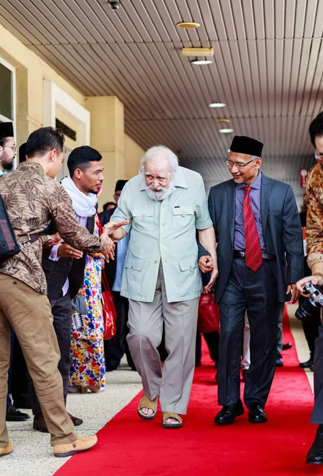 Prof. Al-Attas dan Prof. Wan