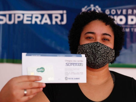 Escolas de samba do Rio entregaram cartões do SuperaRJ