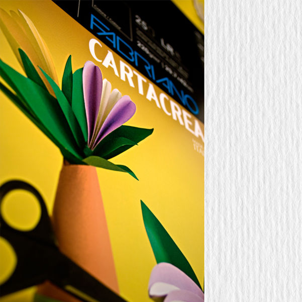 Cartoncino CartaCrea - 35 x 50 cm - 220 gr - bianco - Fabriano - blister 10 - immagine principale