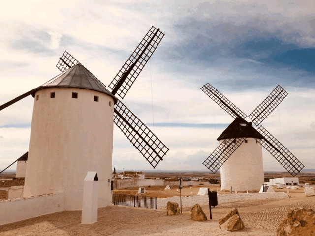 PicsArt_02-21-05.43.39.gif