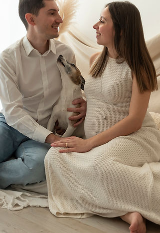 maternita con cane.jpg