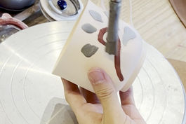 絵付け食器 沖縄やちむん絵付け体験 | Laboratorio43pottery|沖縄体験