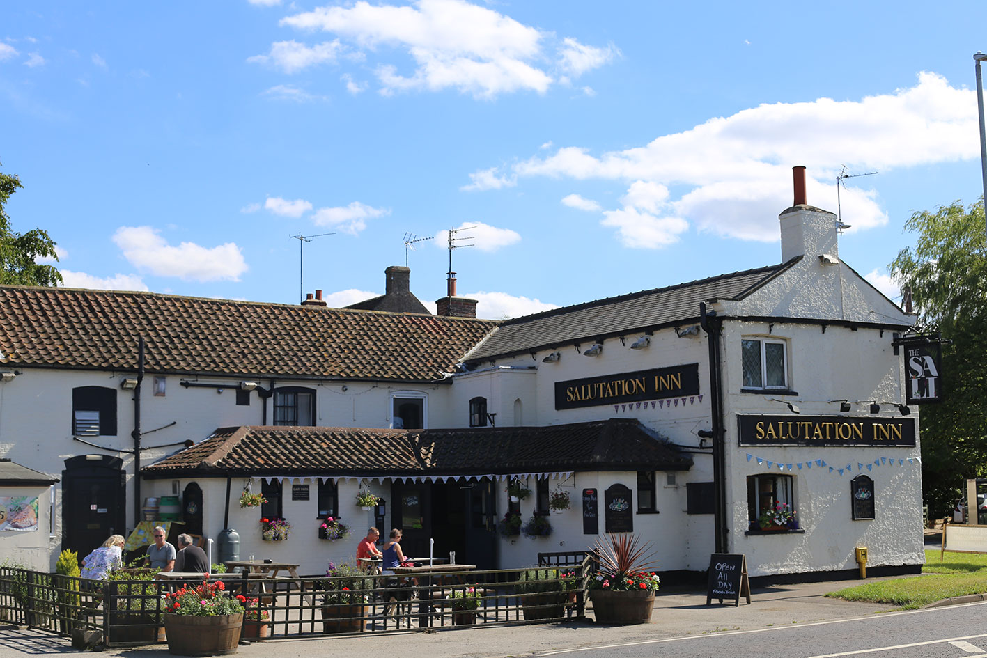 Good Food at The Sali Pub Salutation Inn Nettleton