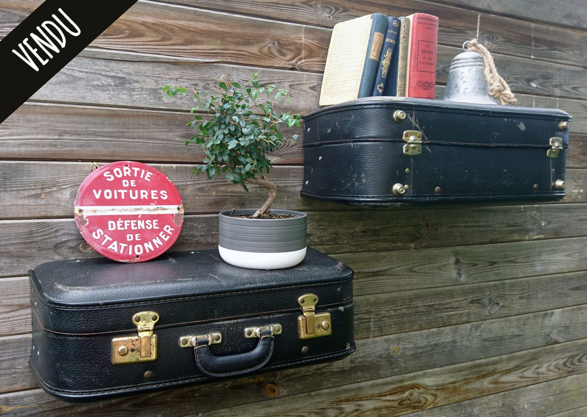 Wall mounted "Suitcase" shelf