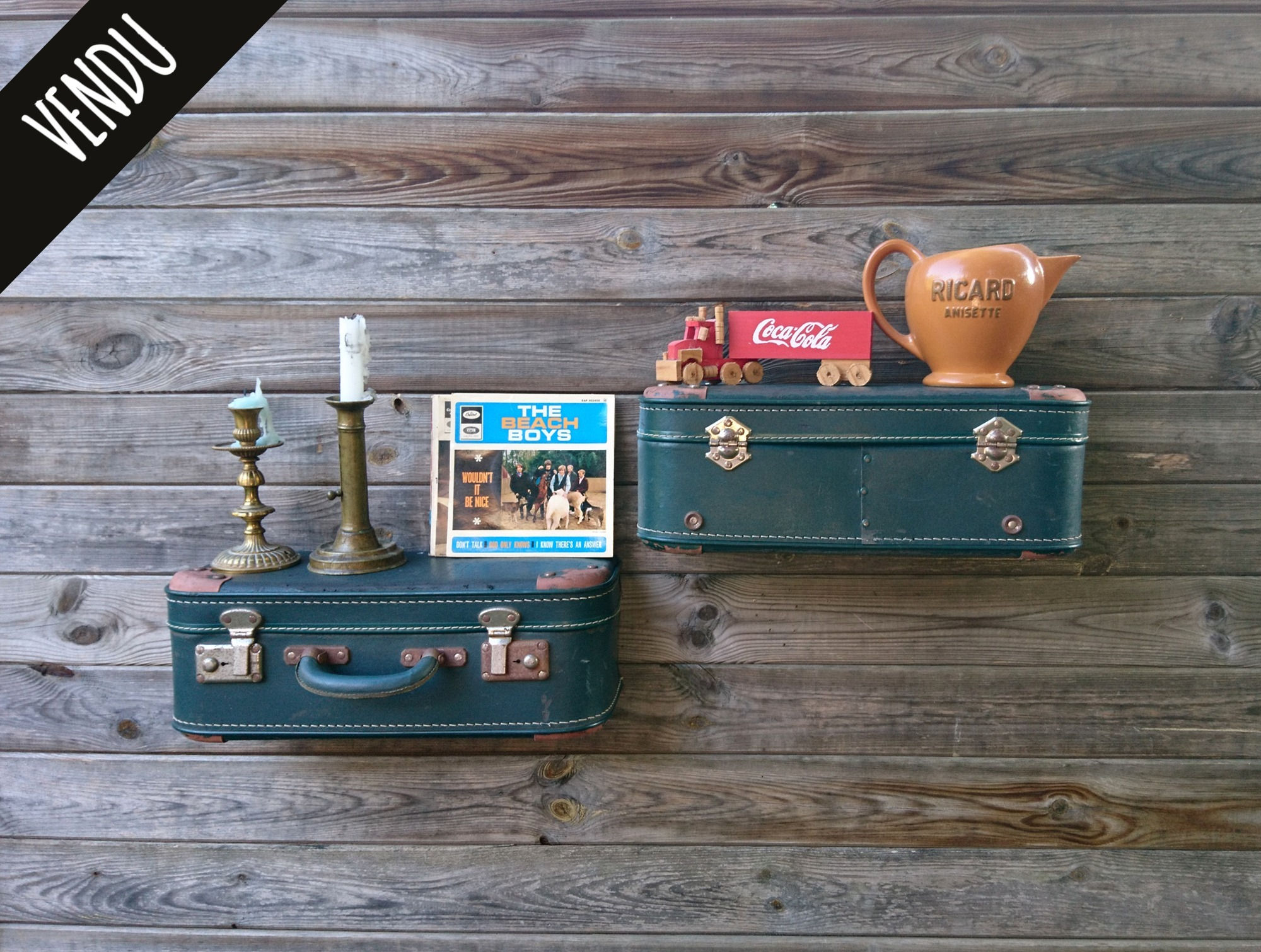 Wall mounted "Suitcase" shelf