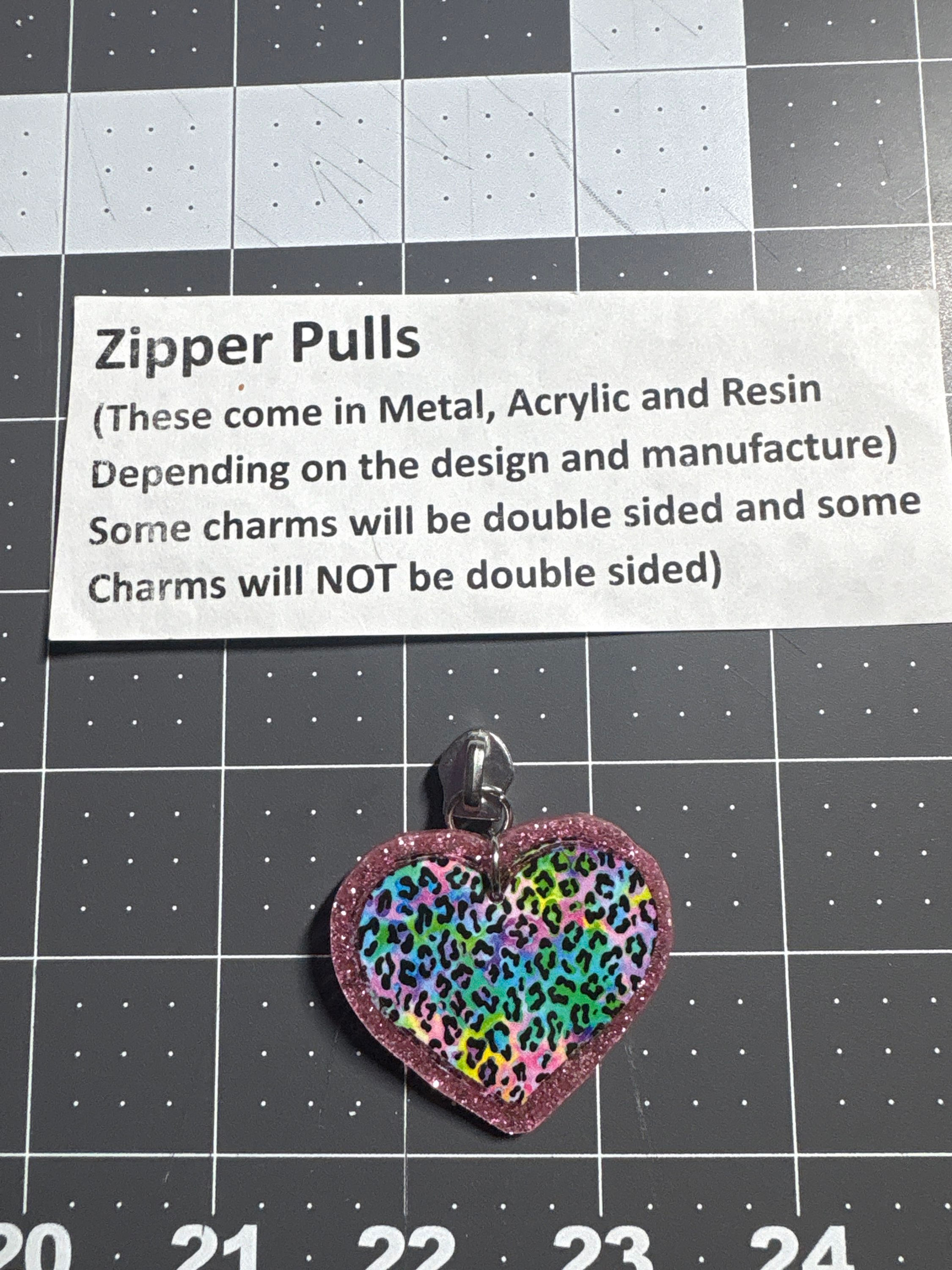 Zipper Pull- Pastel Leopard Heart 