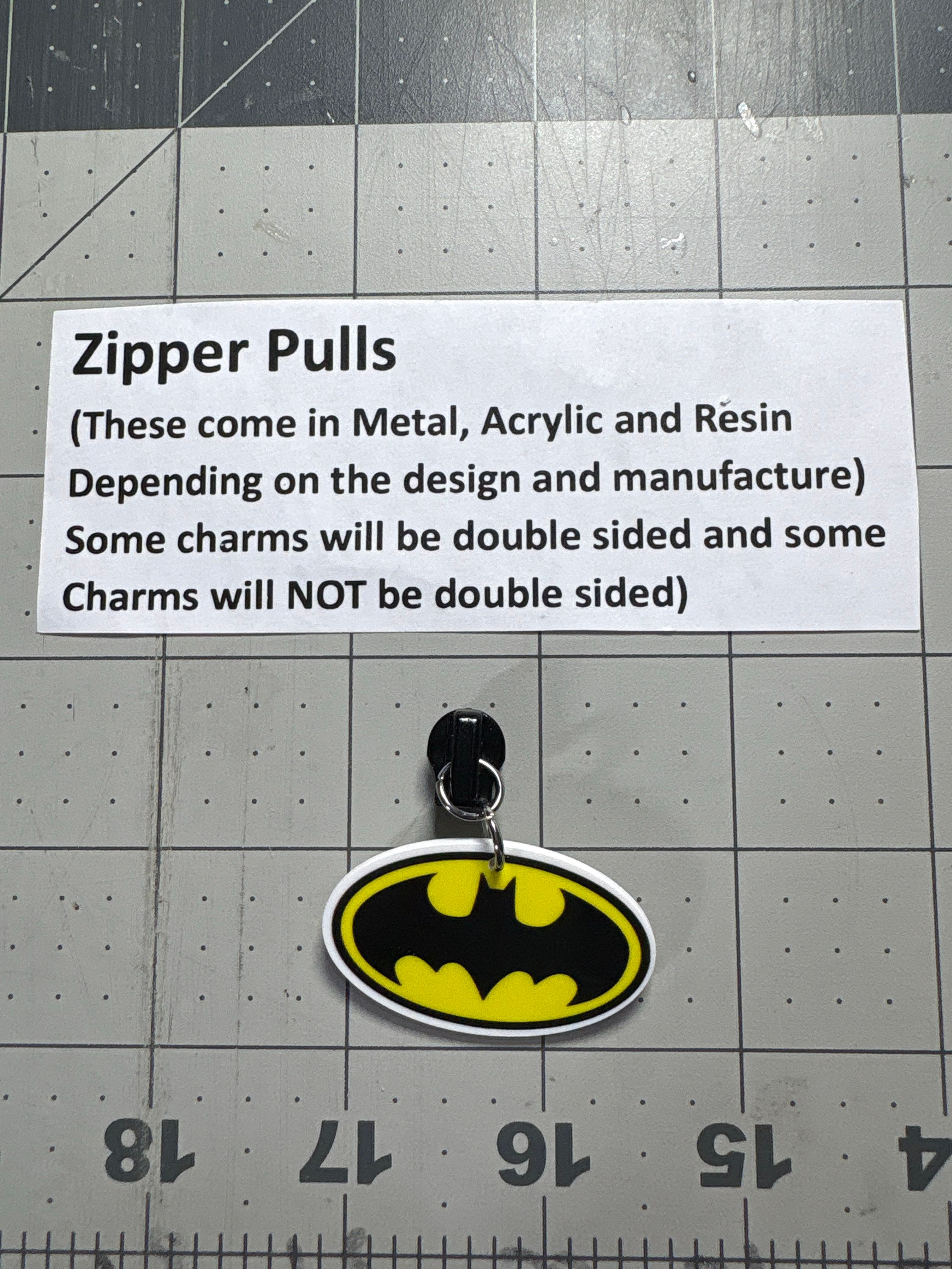 Zipper Pull- Batman sym