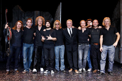Roger Taylor + Brian May & Band