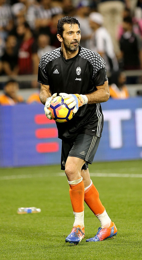 Gianluigi_Buffon_(31815848711).jpg
