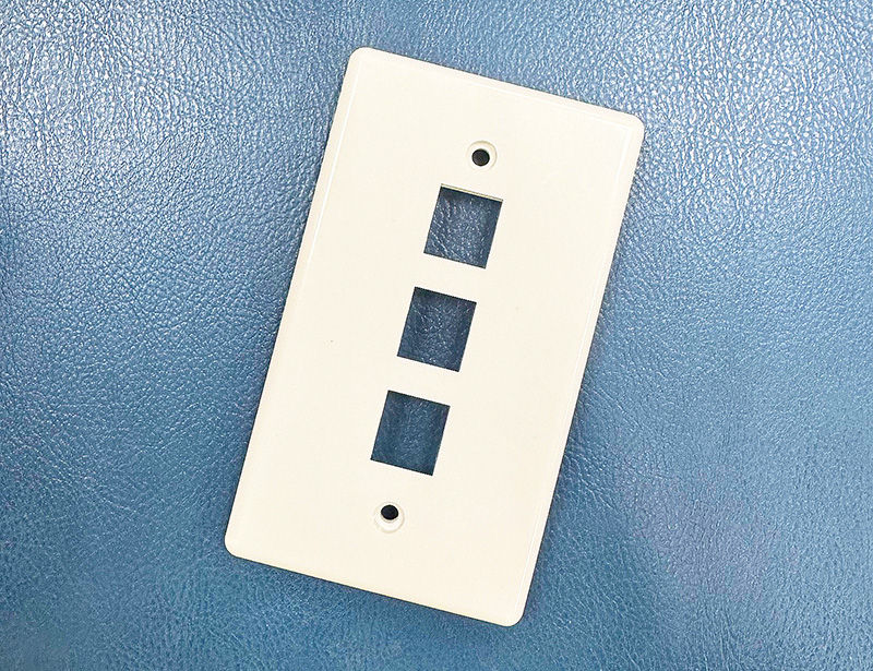 3 Ports US Style Wall Plate Vertical Type- Concise Design