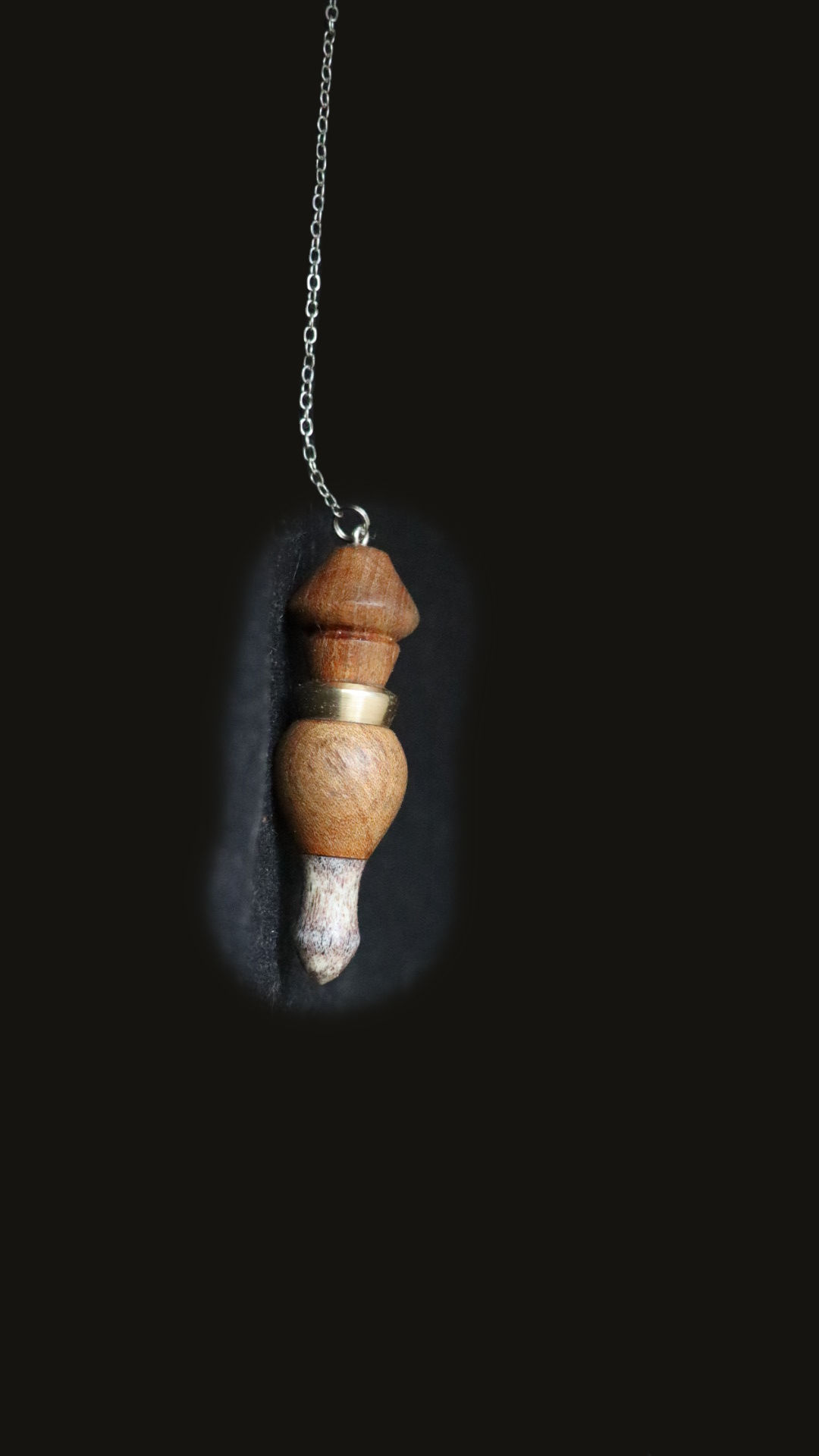 Pendule Ormeau / bois de chevreuil / Laiton