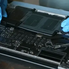 schimbare baterie macbook originala