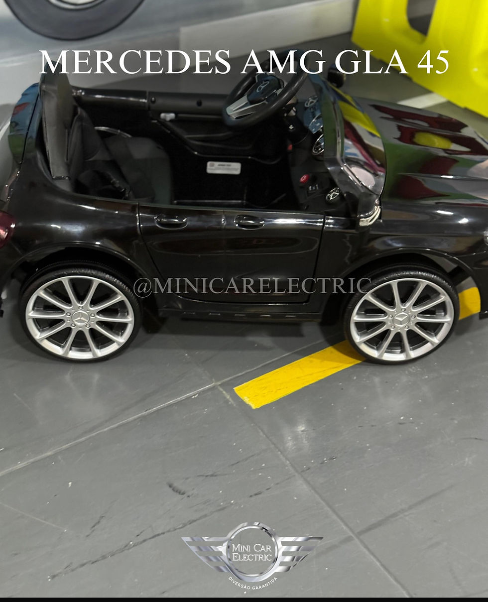 Miniatura: Mercedes GLA 45