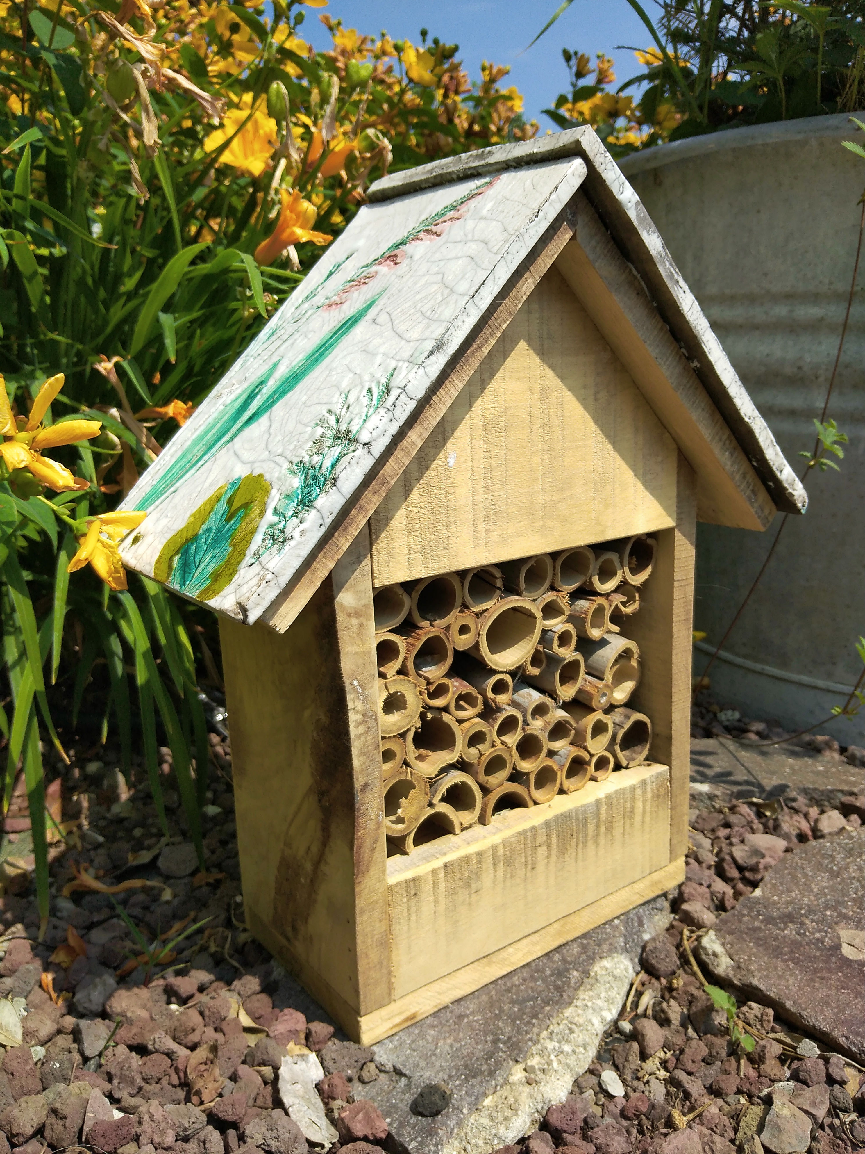 Raku Bee Hotel - Casetta per api solitarie con ceramica raku