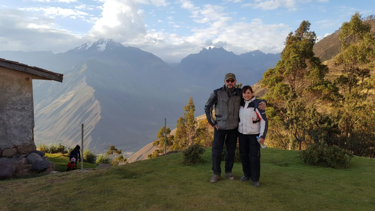 casal nas montanhas.jpeg