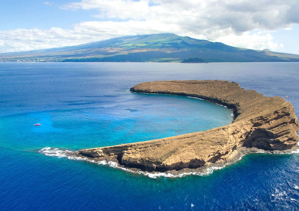 molokini-crater-mauihawaii.jpeg