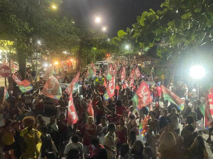 Ato em apoio a Lula reúne 2 mil pessoas em Seropédica