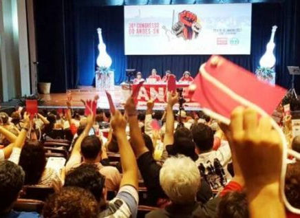 ANDES-SN divulga caderno de textos do 37º Congresso do Sindicato