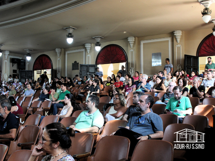 Docentes da UFRRJ rejeitam proposta do governo federal e aprovam manutenção do estado de greve