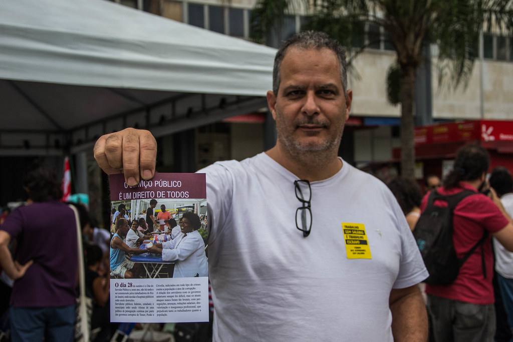 Servidores públicos na praça