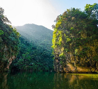 Mirror-Lake-Ipoh-Perak-Malaysia2.jpg