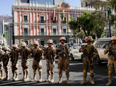 Militares recuam e deixam sede do governo na Bolívia.