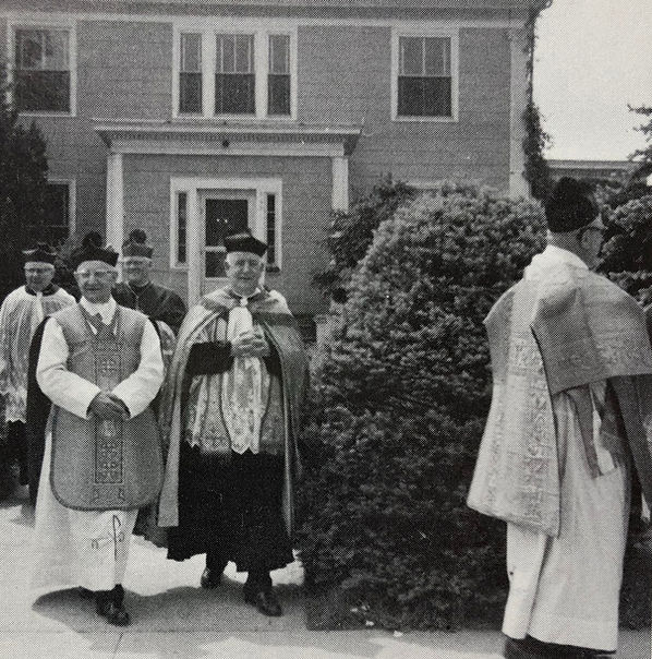 Father_Skoniecki_Jubilee_Latin_Mass_50th_1967_Massachusetts.JPG