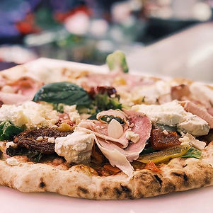 Venez découvrir nos pizzas maison faites sur place tous les jours pour votre plus grand pl