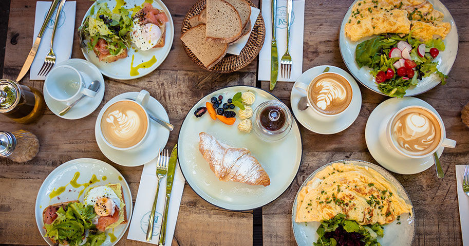 Helino_breakfast