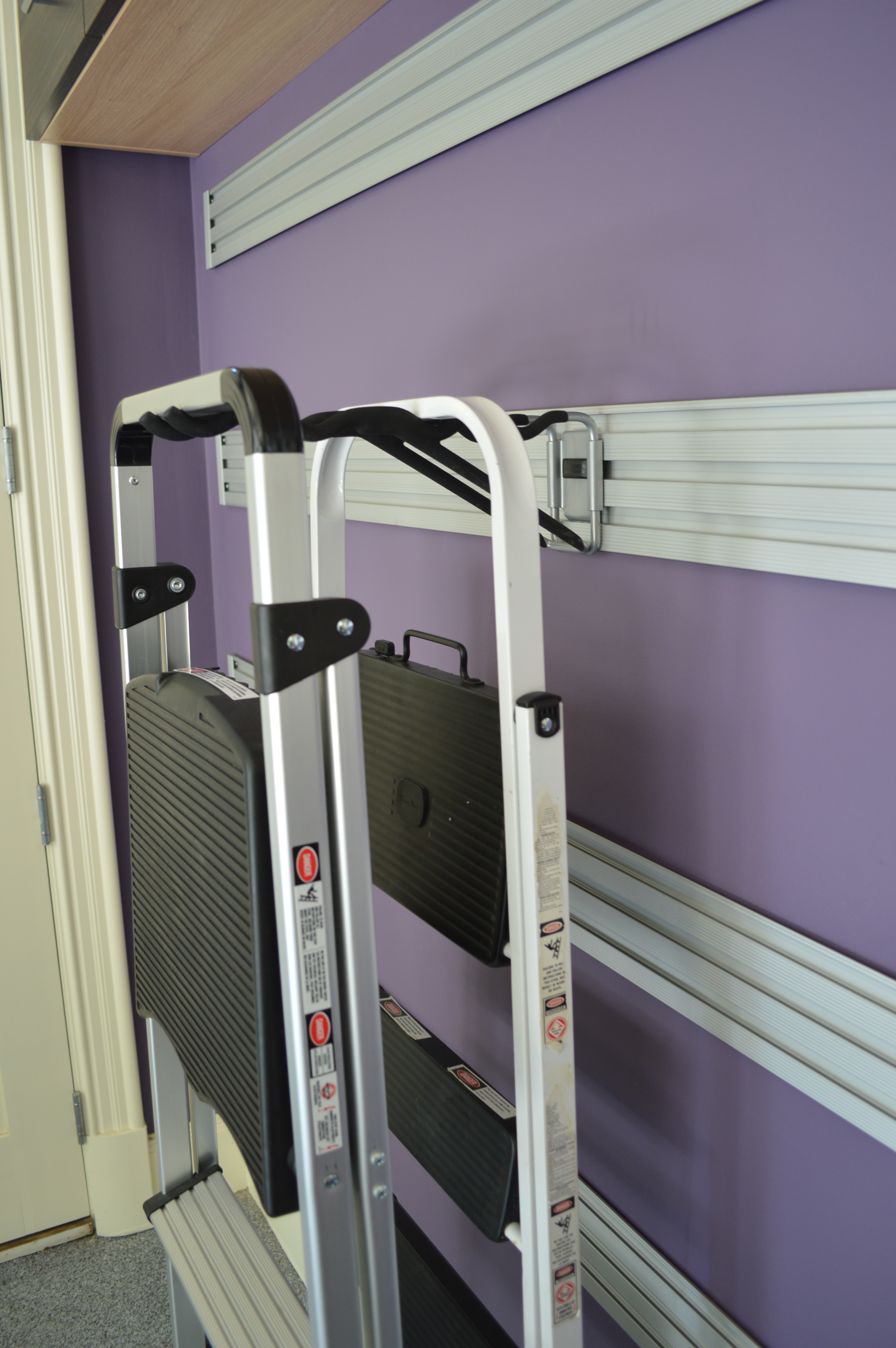 TRACK WALL_Garage_Utility-Hook-14Inch_img3